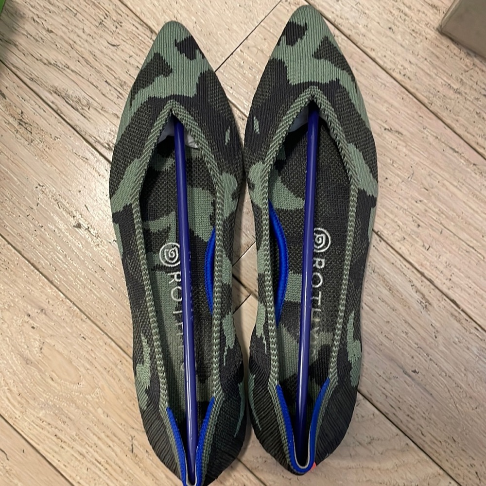 Rothy’s The Point in Olive Camo like New